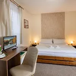 Rodinny Myslivna Hotel Třeboň