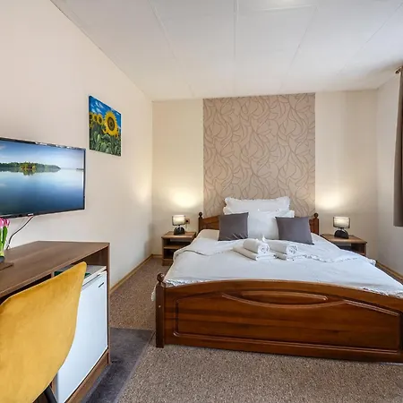 Hotel Myslivna 3*