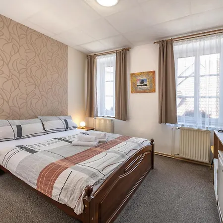 Rodinny Myslivna Otel Třeboň