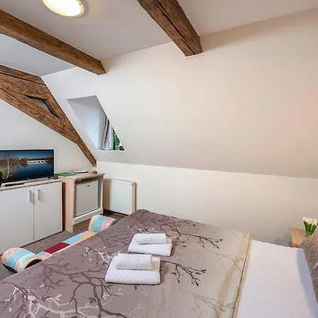 小屋酒店 Třeboň