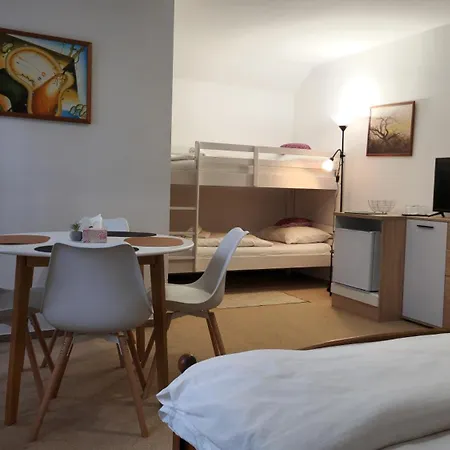 Hotel Rodinny Myslivna 3*