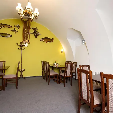 Rodinny Myslivna Otel 3*